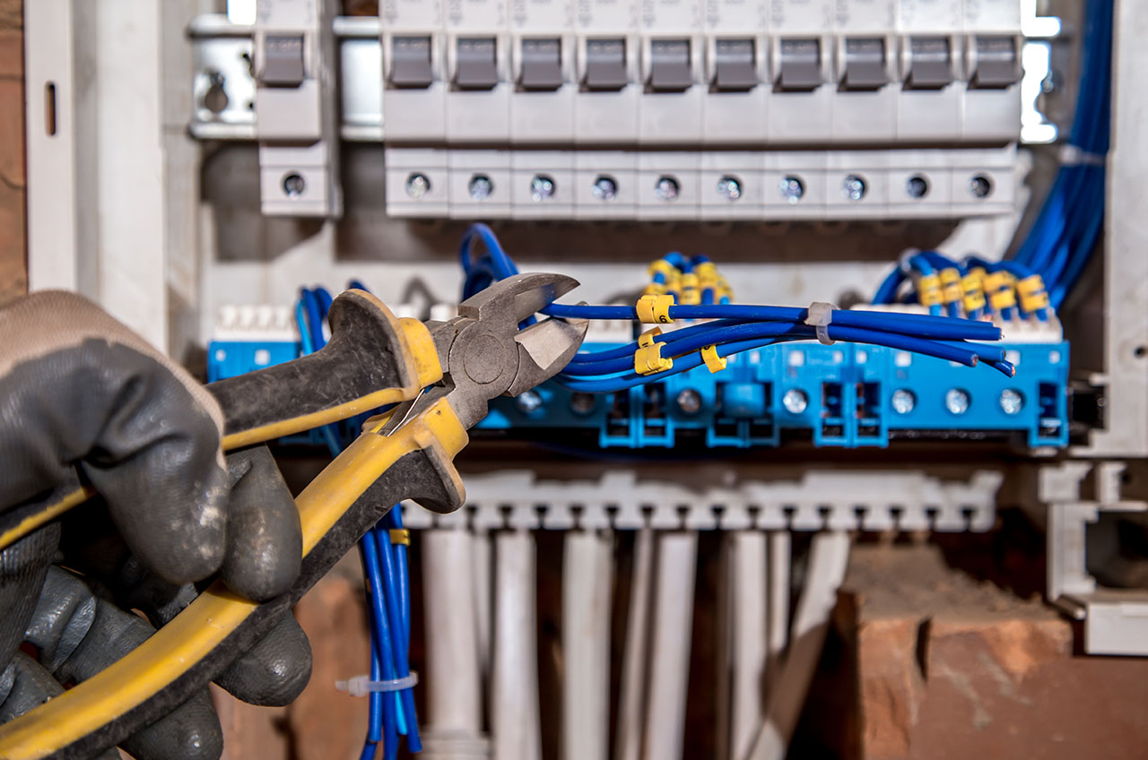 Electrical service tool in Commerce City, Colorado - Right Hand Electric